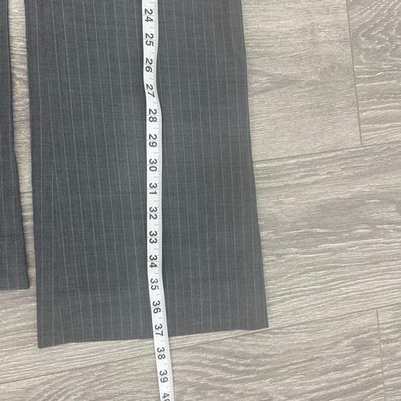 Theory Max C Tailor Wide Leg Flare Grey Pinstripe Pants Trousers Size 6 EUC - Picture 11 of 12